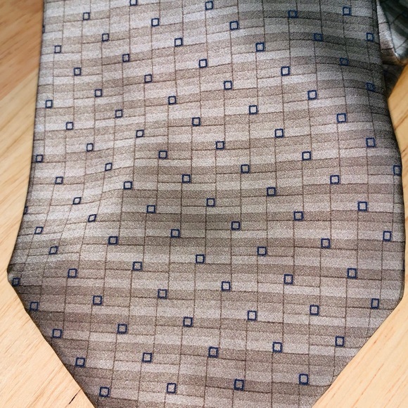 Designer Silk Tie - Picture 5 of 9